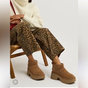 UGG 🔥 Classic ultra mini New Heights Platform
Boot